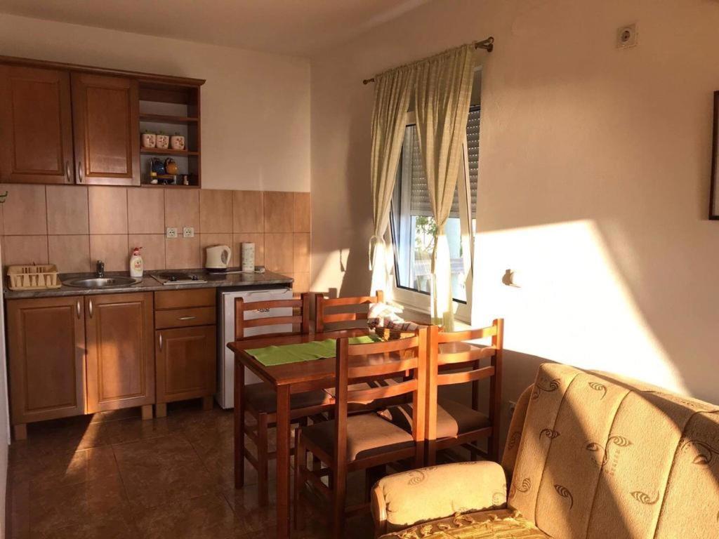 Majero Apartments يوتجيها المظهر الخارجي الصورة